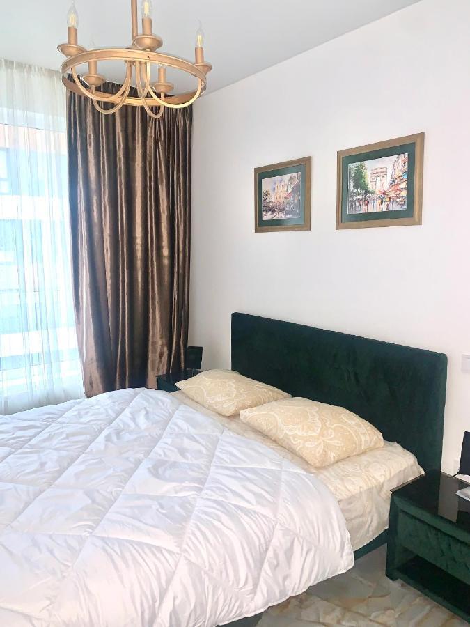 4-Room Jacuzzi Apartment Lviv Exterior photo